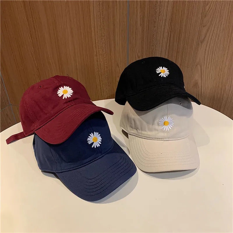 New Daisy Baseball Cap Female / Male GD Korean Baseball Cap G-Dragon Embroidered Baseball Cap Adjustable Cotton Men Woman Hat