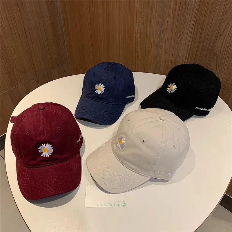 New Daisy Baseball Cap Female / Male GD Korean Baseball Cap G-Dragon Embroidered Baseball Cap Adjustable Cotton Men Woman Hat